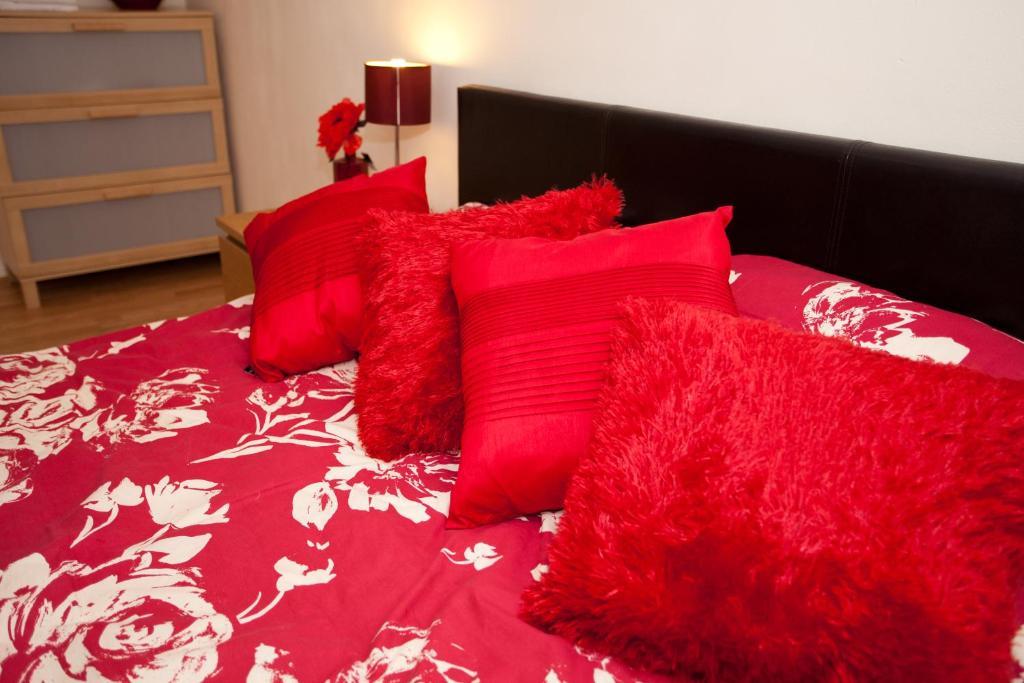Victoria Centre Apartments: Central Shopping Hub with 24/7 Access Nottingham Room photo